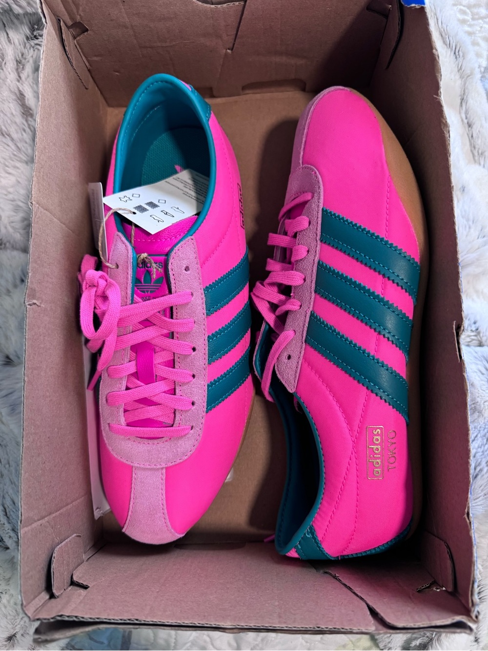 adidas Women’s Tokyo Athletic Sneakers 8.5W - Picture 2 of 5